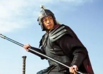 吕布是不是很笨（吕布有哪些缺点？吕布真的没脑子吗？）
