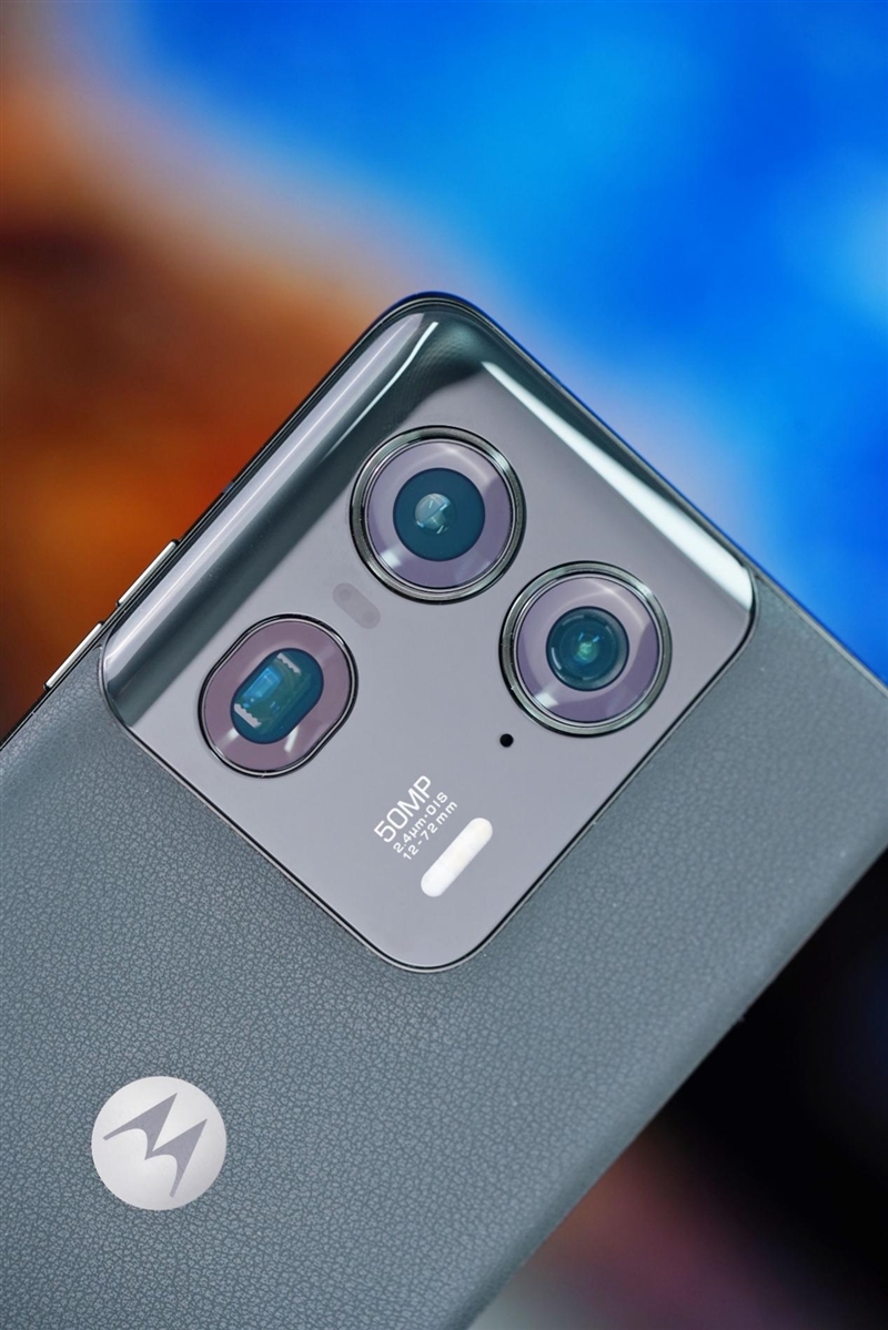 高级感大片随手可拍！moto X50 Ultra评测：做史上最聪明的moto手机