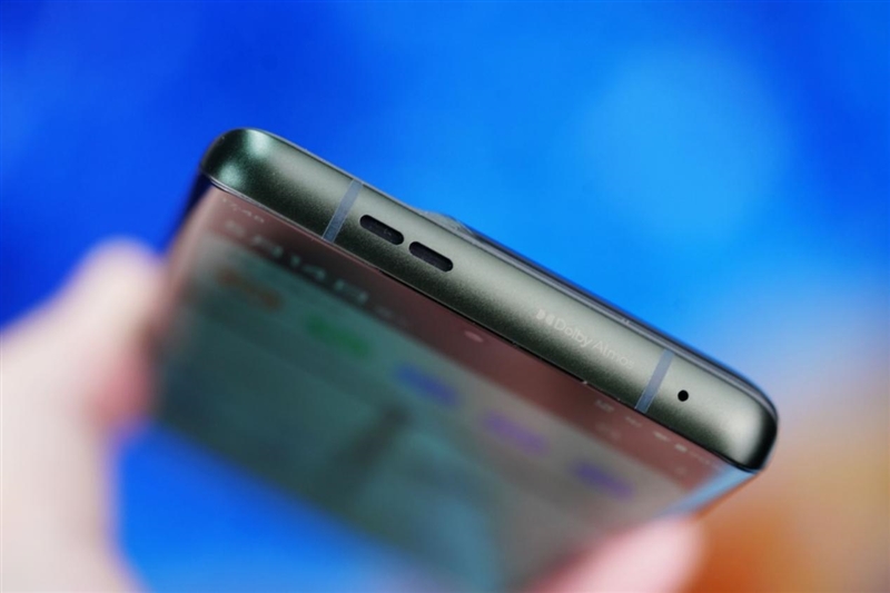 高级感大片随手可拍！moto X50 Ultra评测：做史上最聪明的moto手机