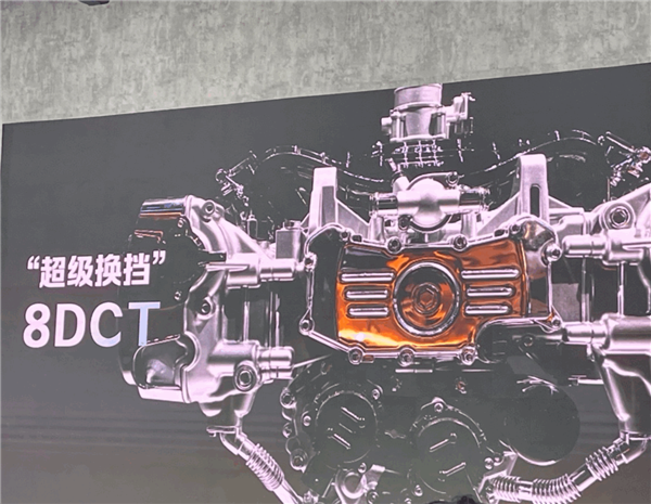 全球唯一V8水平对置发动机+8DCT自动换挡！长城灵魂摩托正式发布