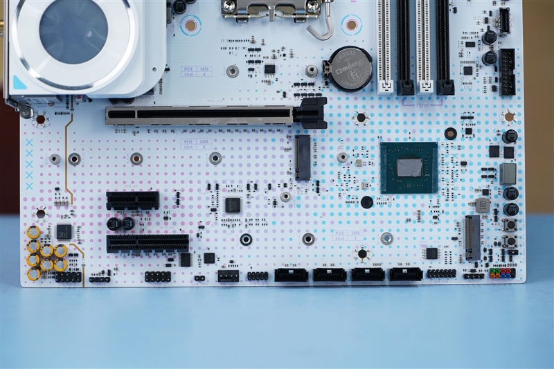 高颜值主板还是得看铭瑄！iCraft B760M CROSS评测：性能完全不输三大厂竞品