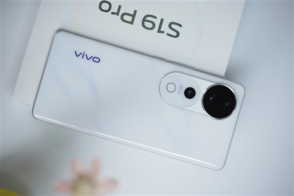 陶瓷般精致+云阶镜组!vivo S19 Pro图赏
