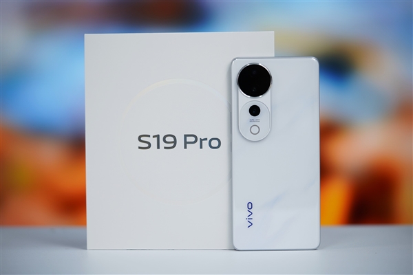 陶瓷般精致+云阶镜组!vivo S19 Pro图赏