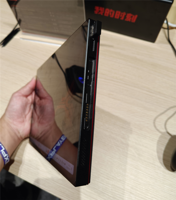 壹号本X1mini三合一电脑发布：锐龙7 8840U处理器 5699元起