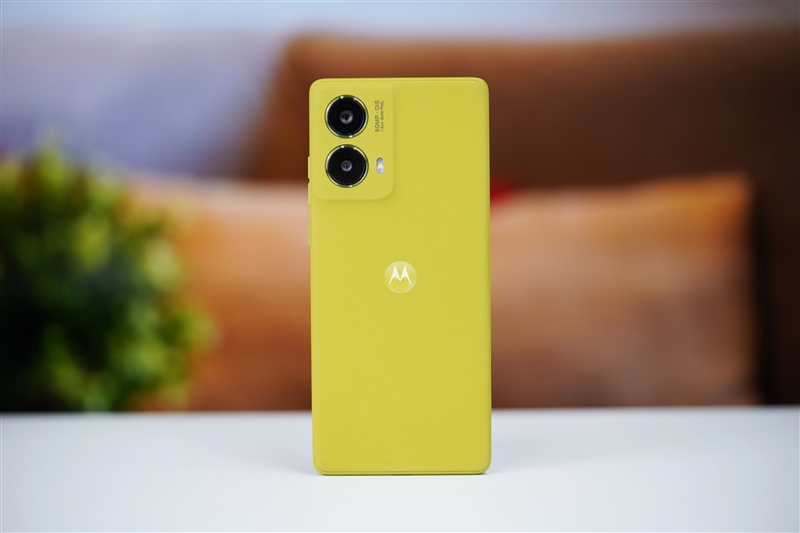 moto S50 Neo评测：质感浑然天成 AI加持如有神助 能用16小时的工作神机