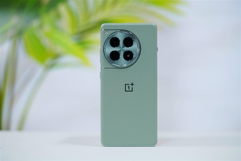续航最强的性能手机！一加Ace 3 Pro评测：重度游戏玩家也能轻松用一天
