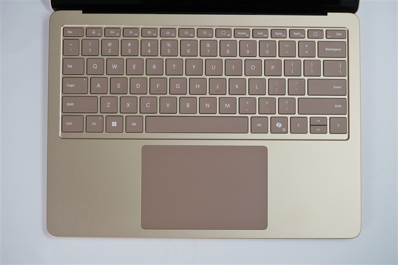 22小时续航！微软Surface Laptop 第7版评测：骁龙X Elite性能胜过同功耗的x86处理器