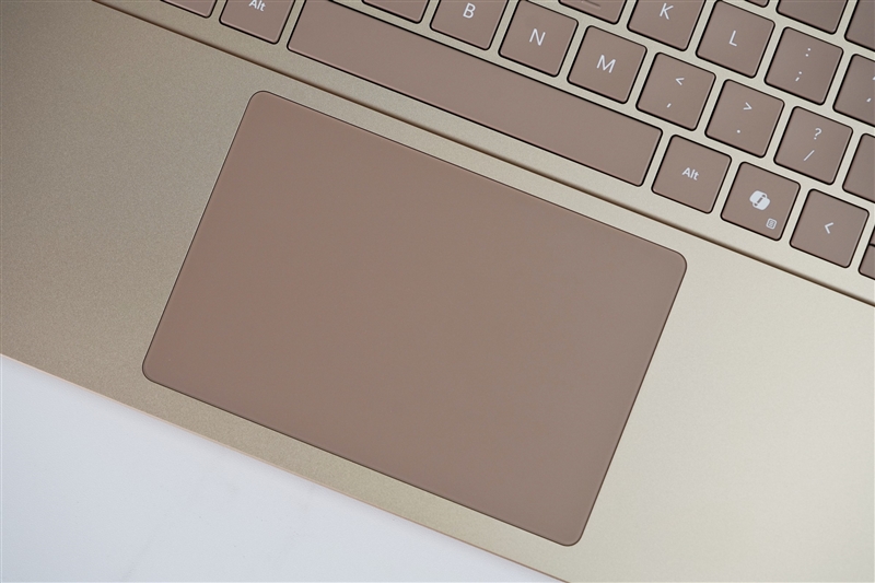 22小时续航！微软Surface Laptop 第7版评测：骁龙X Elite性能胜过同功耗的x86处理器