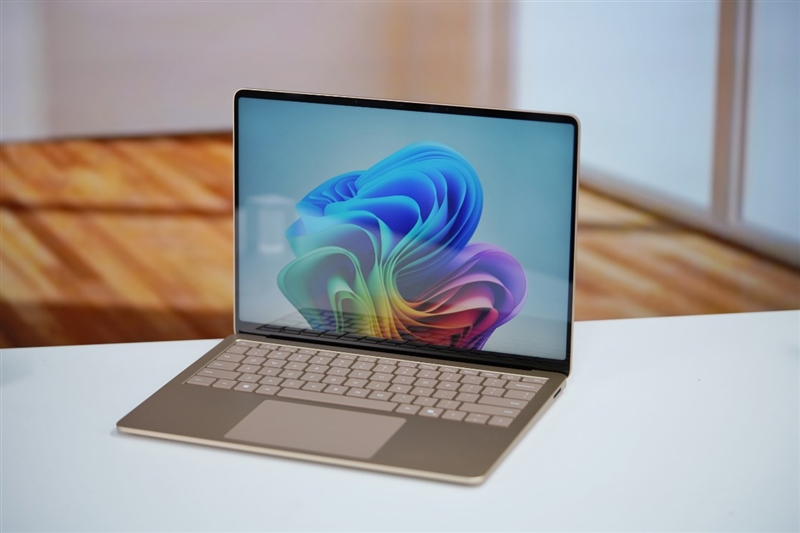 22小时续航！微软Surface Laptop 第7版评测：骁龙X Elite性能胜过同功耗的x86处理器
