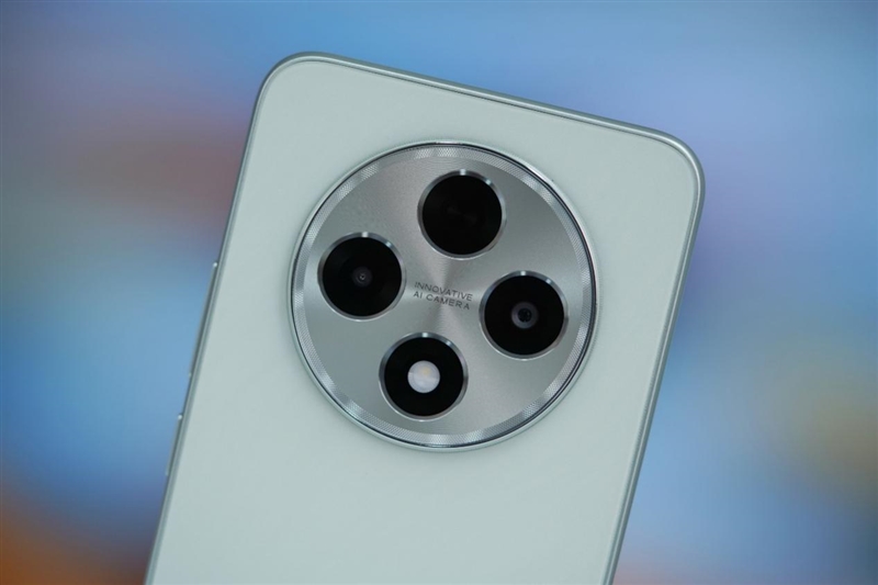 直屏版耐用战神OPPO A3评测：贴膜带套啥的都可以省了