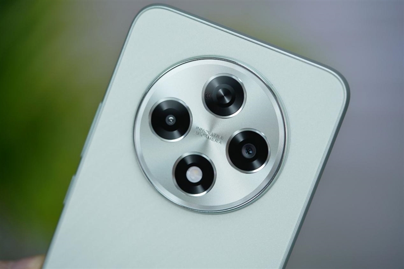 直屏版耐用战神OPPO A3评测：贴膜带套啥的都可以省了