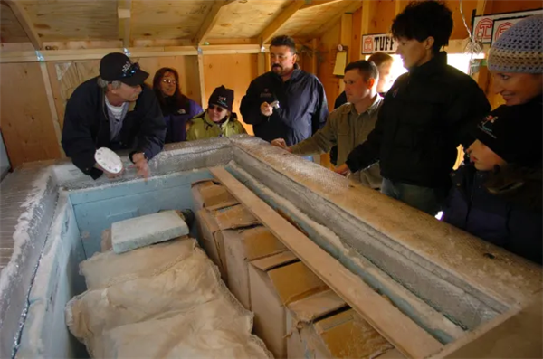 人体冷冻太贵：男子撤回冻了3年的爷爷遗体 自建冷冻仓