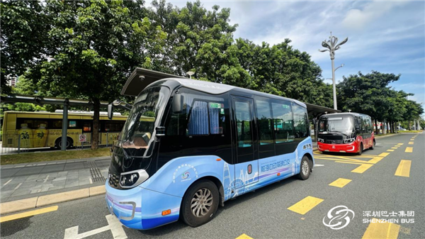 深圳首条自动驾驶公交线路开通：全程5.44公里