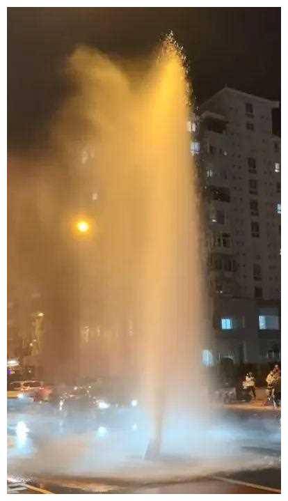 北新桥地面喷出水柱 关于“锁龙井”的传说