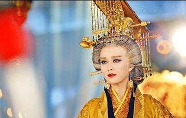 此人号称是武则天后代，靠卖永生仙丹敛财数亿，而且学历只是小学