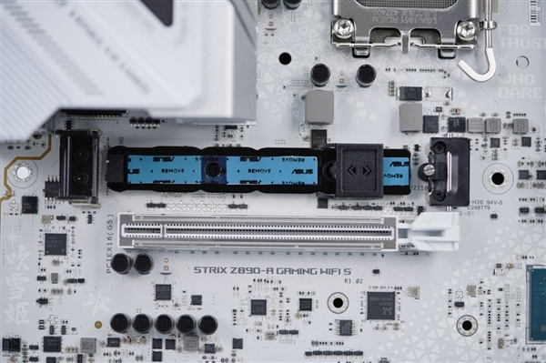 超频从未如此简单!华硕ROG STRIX Z890-A GAMING WIFI S吹雪主板图赏