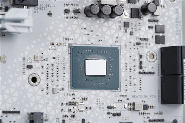 超频从未如此简单!华硕ROG STRIX Z890-A GAMING WIFI S吹雪主板图赏