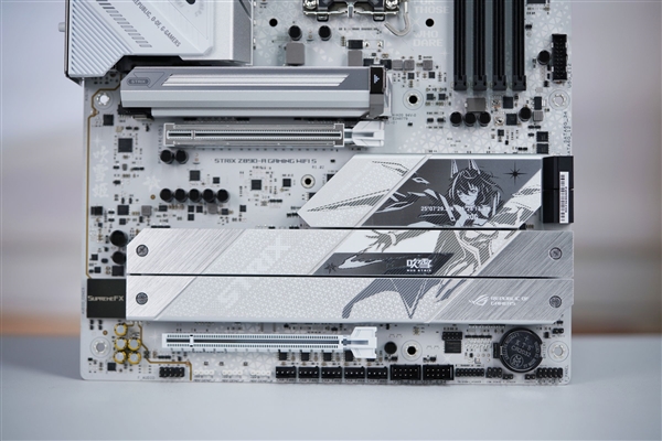 超频从未如此简单!华硕ROG STRIX Z890-A GAMING WIFI S吹雪主板图赏