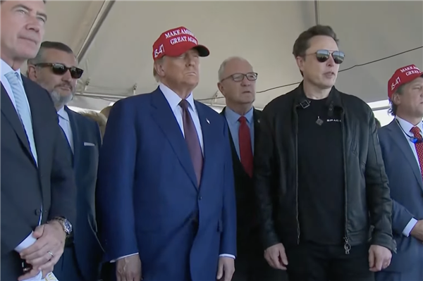 SpaceX星舰第6次试飞！特朗普亲临发射现场给马斯克打气