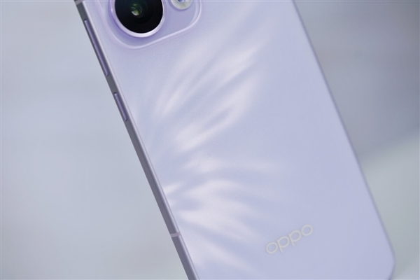 中国人自己的超美小OPhone：OPPO Reno13 Pro详细测评