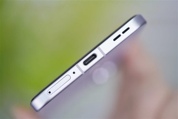 中国人自己的超美小OPhone：OPPO Reno13 Pro详细测评