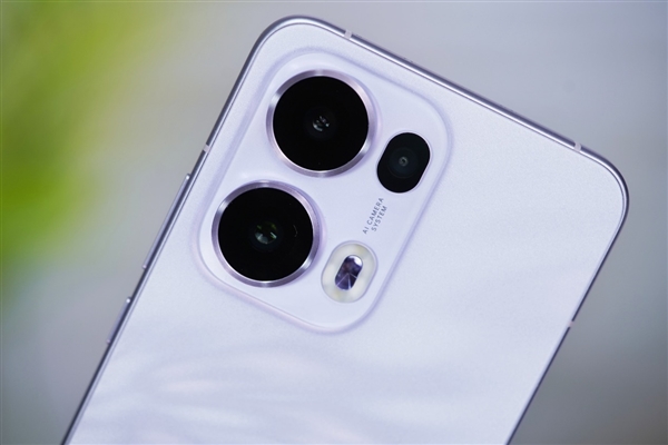 中国人自己的超美小OPhone：OPPO Reno13 Pro详细测评