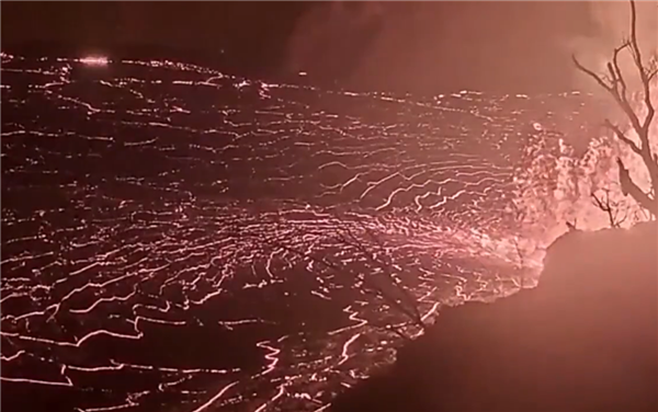 夏威夷一火山喷了3天:大地仿佛裂开一般