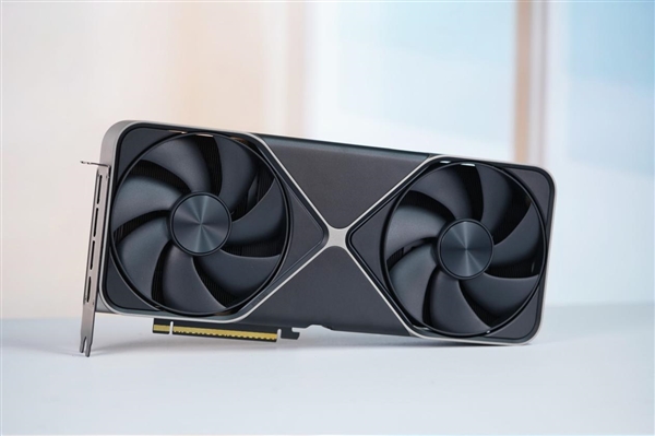 一如既往的精美！NVIDIA RTX 5080显卡图赏