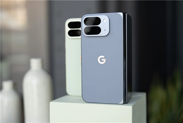 全球首款防尘折叠屏！谷歌Pixel 10 Pro Fold发布：12900元起
