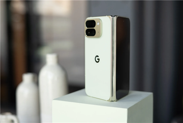 全球首款防尘折叠屏！谷歌Pixel 10 Pro Fold发布：12900元起