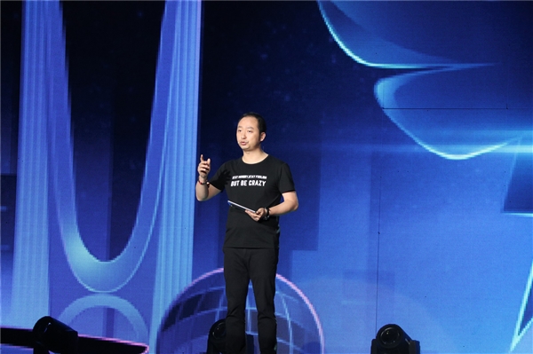 钉钉CEO凌晨12点查岗 称筛选“同道者” 员工：99%的人离职都是因为他