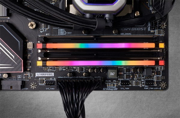 内存涨到怀疑人生：512GB DDR5逼近100000元！价签贴了一层又一层