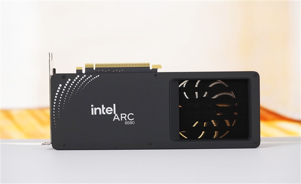 Intel发布最新8531驱动：游戏性能暴涨40%！
