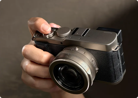 松下LUMIX L10发布：GH7同款CMOS 支持无裁切4K/120p视频