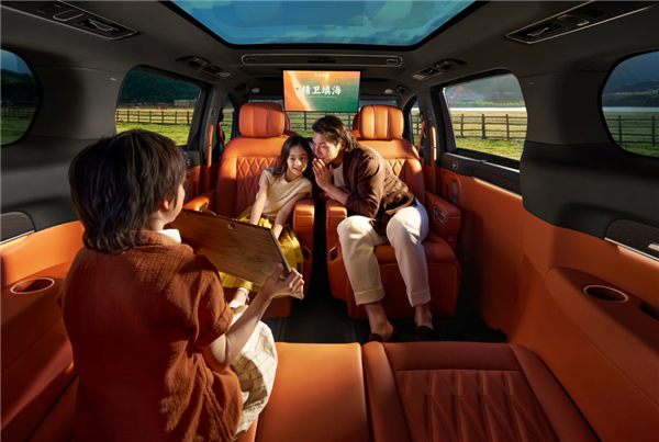 智界发了台50W的车 把尊界架在火上烤了