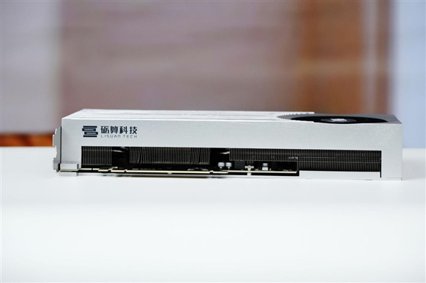 限量1000块！砺算LX 7G100创始版显卡图赏