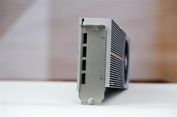 限量1000块！砺算LX 7G100创始版显卡图赏