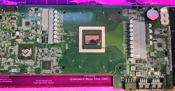PS5芯片矿渣重生！AMD BC-250解锁满血40CU：流畅跑3A