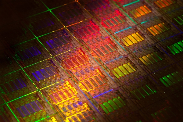 国产自研芯片设备新突破！覆盖90-28nm：已交付头部晶圆厂