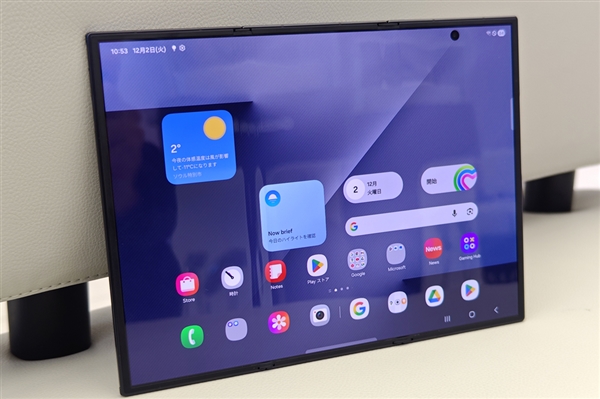 三折叠的终极形态！华为Mate XT 2更懂人体工学：比三星更顺手